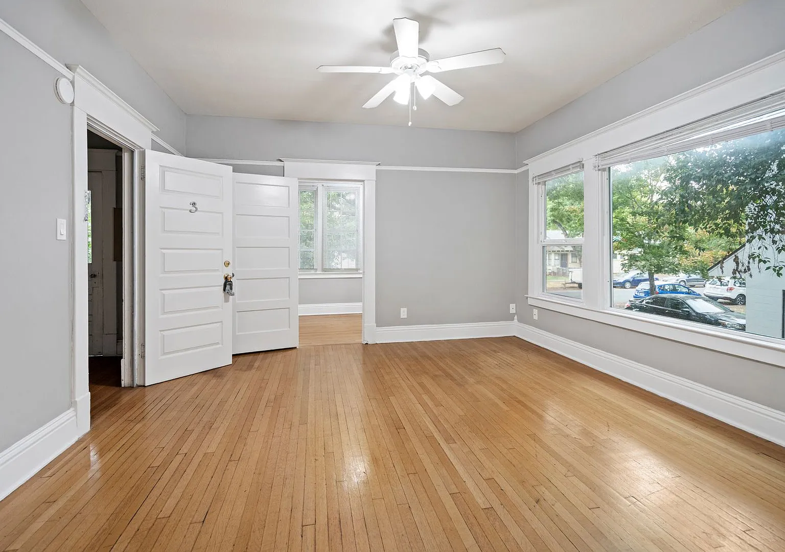 1121 & 1129 Magnolia Avenue — Photo 3