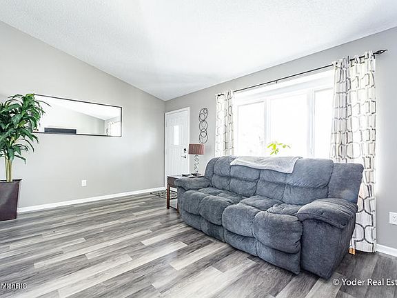 4th image of 5059 Misty Creek Dr SE