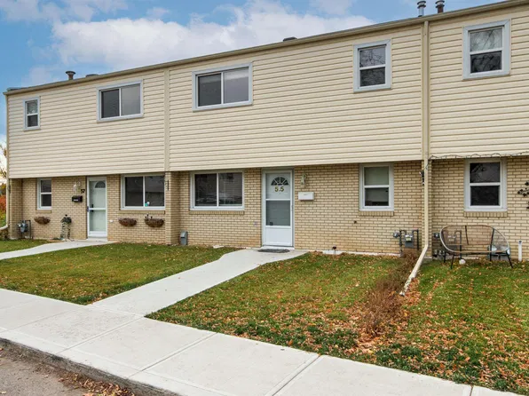 55 Royal Rd NW, Edmonton, AB T6J 2E7
