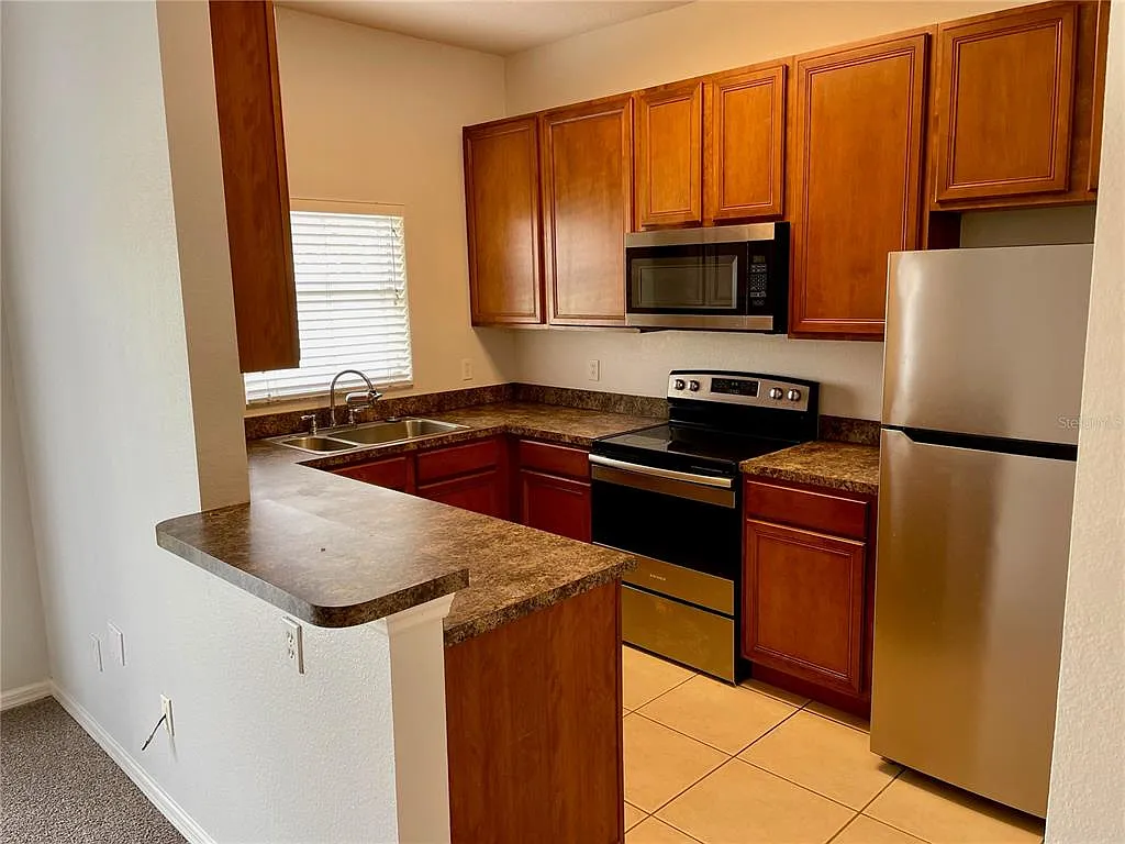 3 bed, 2.5 bath, 1203 sqft, $1,895 — Photo 4