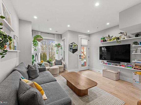 4th image of 1216 I St NE Penthouse A