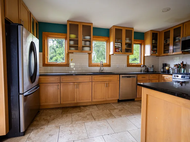 1604 Jefferson Ave — Photo 3
