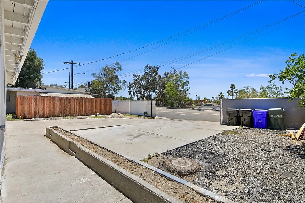 1 bed, 750 sqft, $1,800 — Photo 3