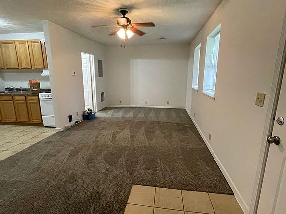 4th image of 415 W Clem St #11