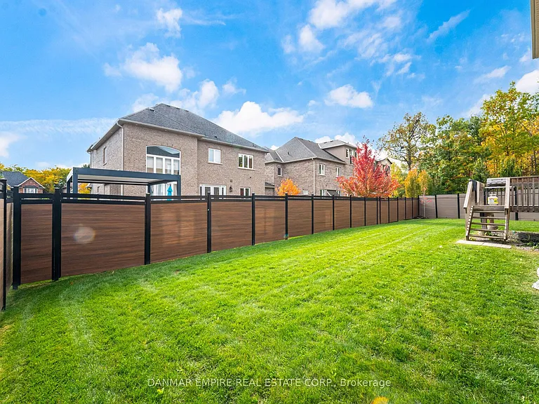 2118 Vineland Cres — Photo 48