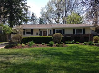 25683 W Hedgewood Dr, Westlake, OH