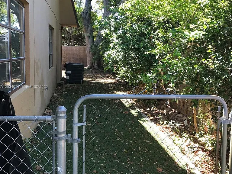2444 SW 58th Mnr — Photo 18