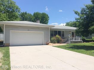 1944 S Link Ave, Springfield, MO 65804