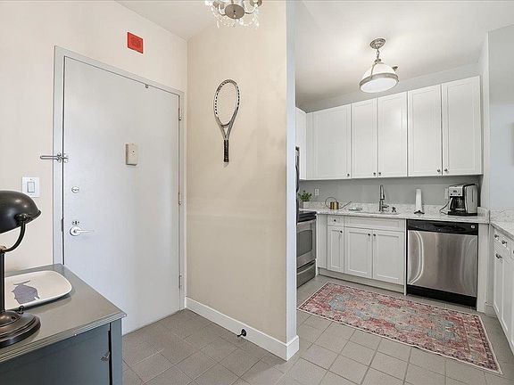 5th image of 1500 HUDSON ST #2L