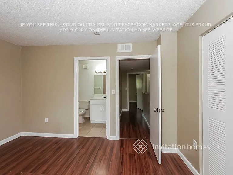 9489 Palm Cir N #9489 — Photo 10