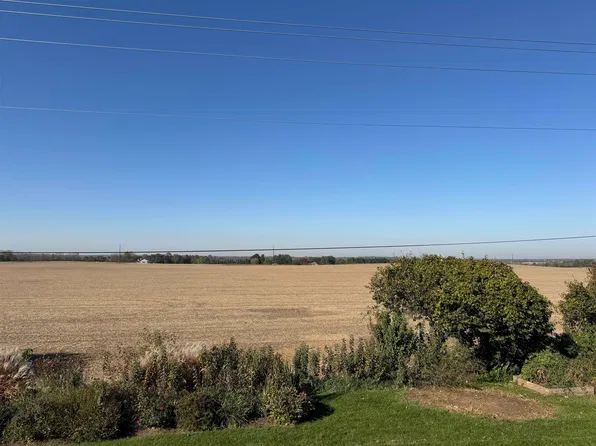 965 Rainbow Dr, Milton, WI 53563