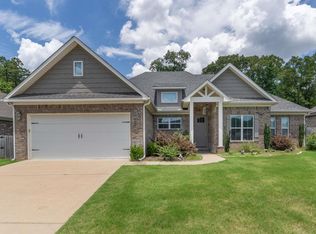 908 Dawsons Pointe Ave, Bryant, AR 72022