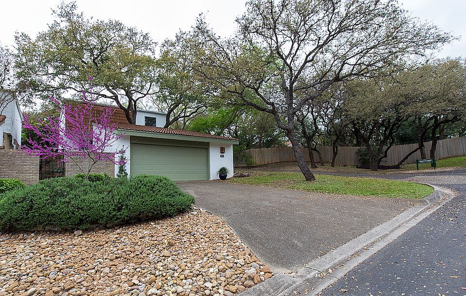 1st image of 11319 Hollow Tree St