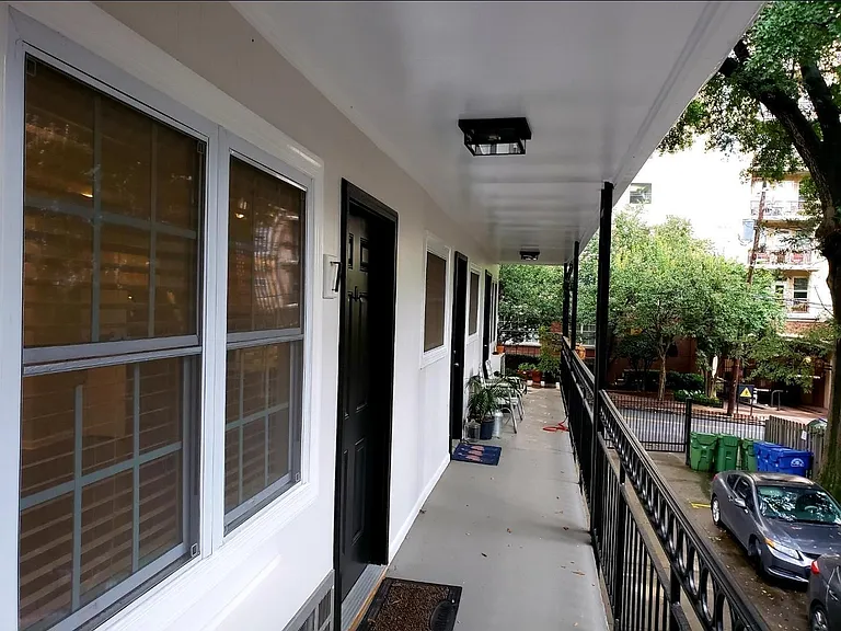 177 12th St NE #A6 — Photo 10