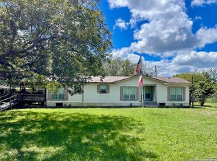 41 Pecan Shadows Dr, Leakey, TX 78873