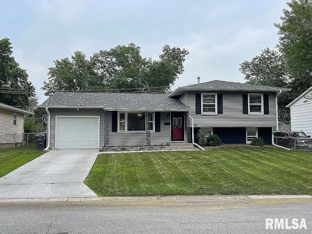 3607 Clover Hills Dr, Bettendorf, IA 52722 Zillow