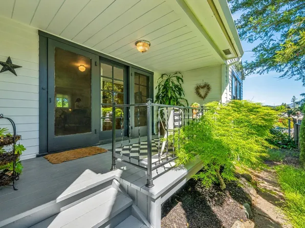 301 Powell Avenue #A, Healdsburg, CA 95448