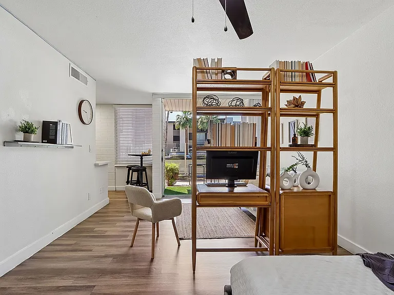 19-web-or-mls-N 7th Ave-S0905-017
