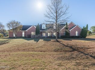 13101 Oak Ridge Dr, Olive Branch, MS 38654