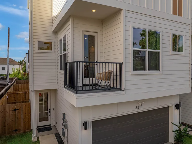 3311 Daphne St — Photo 30