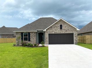 2095 Orleans Run Dr, Lake Charles, LA 70611