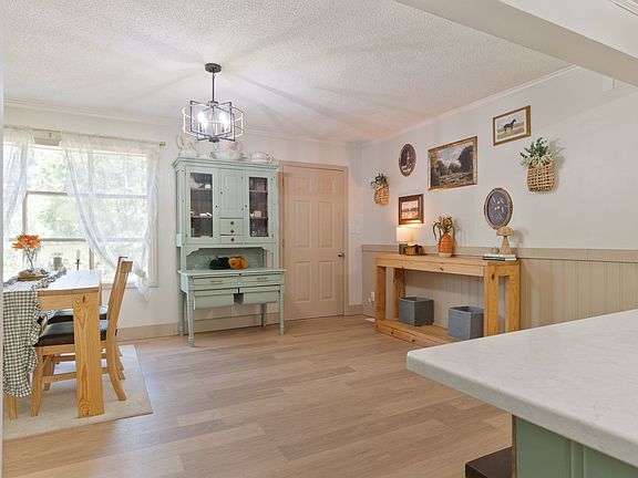 3rd image of 4277 Delina Rd