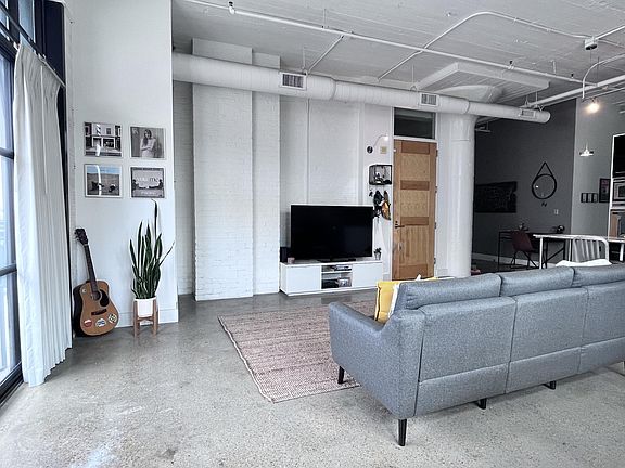 3rd image of 2201 5th Ave S Unit 301
