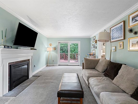 5th image of 3454 Thornwood Dr