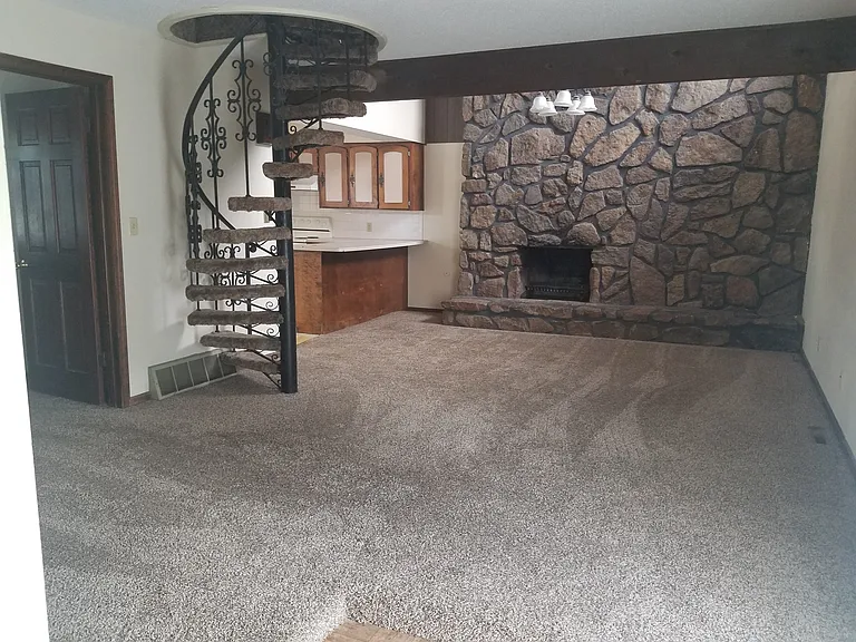 Living Room Fire Place_07202018