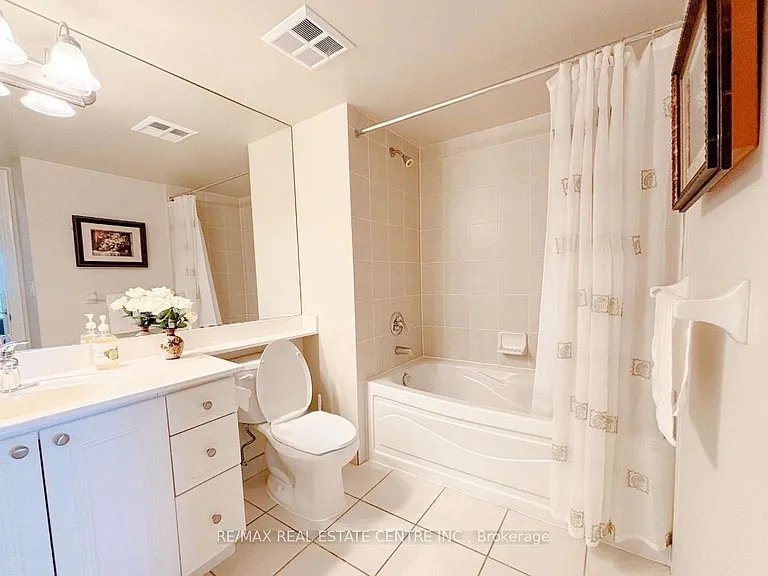 3880 Duke Of York Blvd #1415 — Photo 10