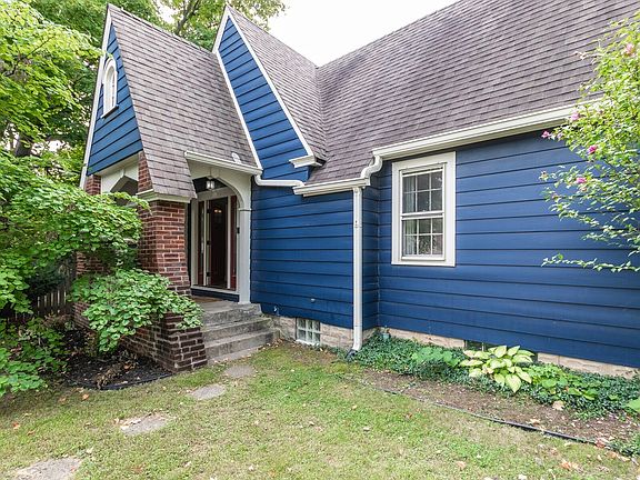 3rd image of 6045 Primrose Ave