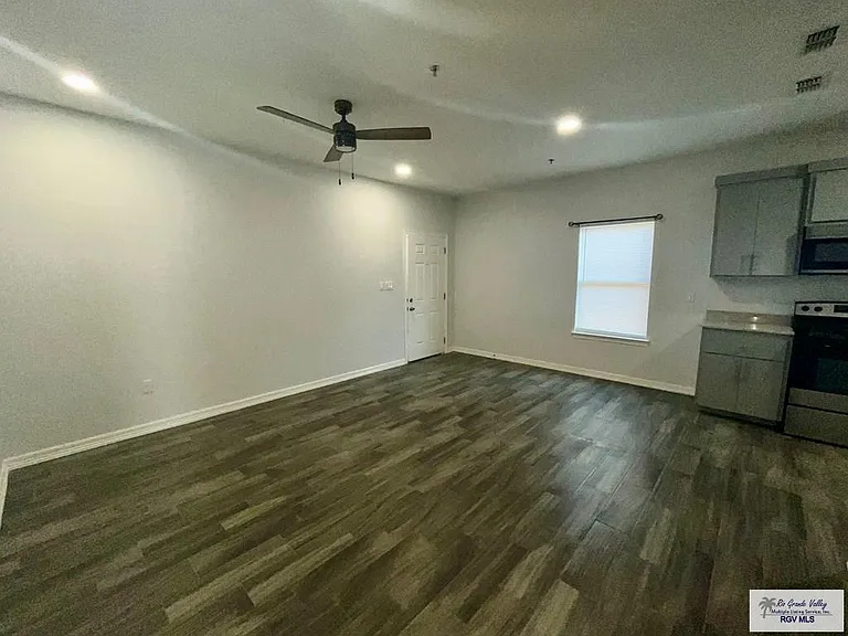 1122 E 20th St #5 — Photo 16