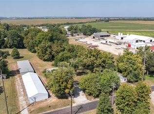 55 N Commercial St, Winchester, IL 62694