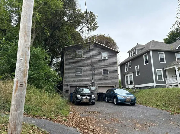 122-124 Comstock Pl, Syracuse, NY 13210