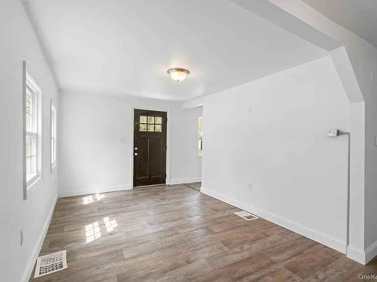 2 Benview Rd — Photo 3