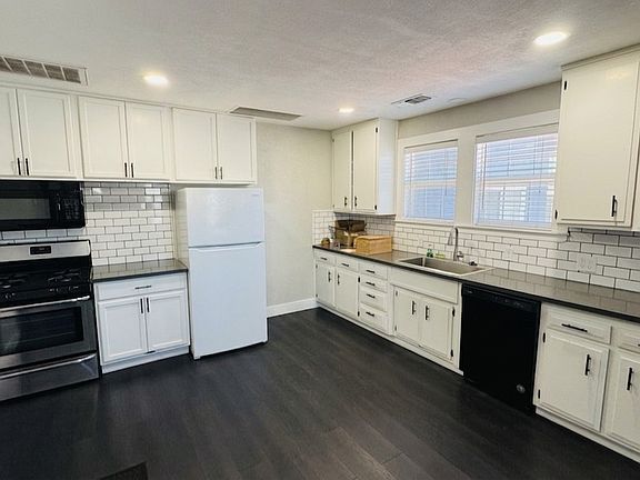 3rd image of 145 N Powers Ave