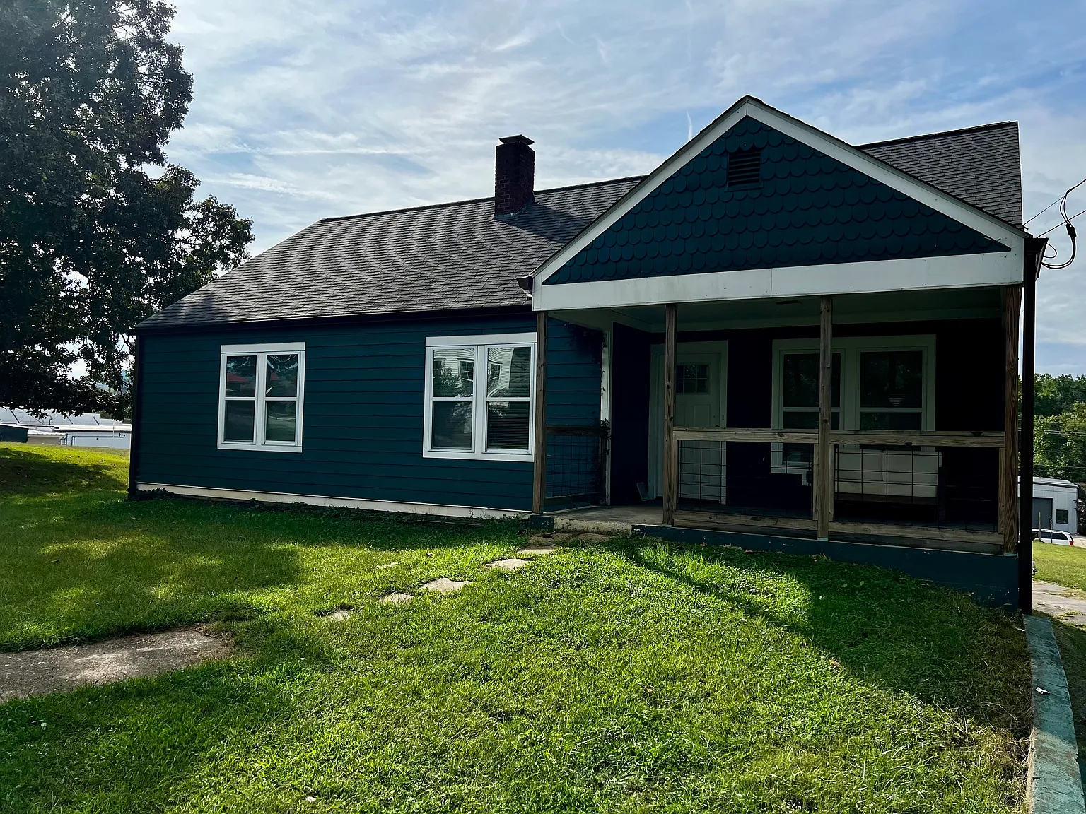 3 bed, 1.5 bath, 1275 sqft, $1,600 — Photo 3