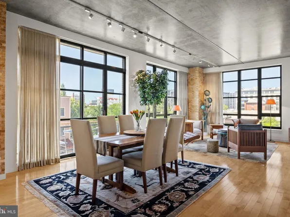 319 Vine St APT 307, Philadelphia, PA 19106