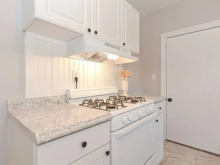 76 Holman St #2 — Photo 6