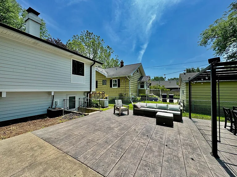 514 S Yale Ave — Photo 62