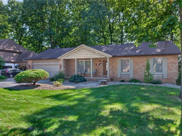 700 Austin Dr, Barberton, OH 44203