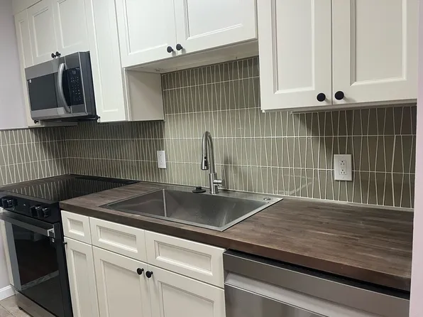 1197 Grafton St Unit 58, Worcester, MA 01604