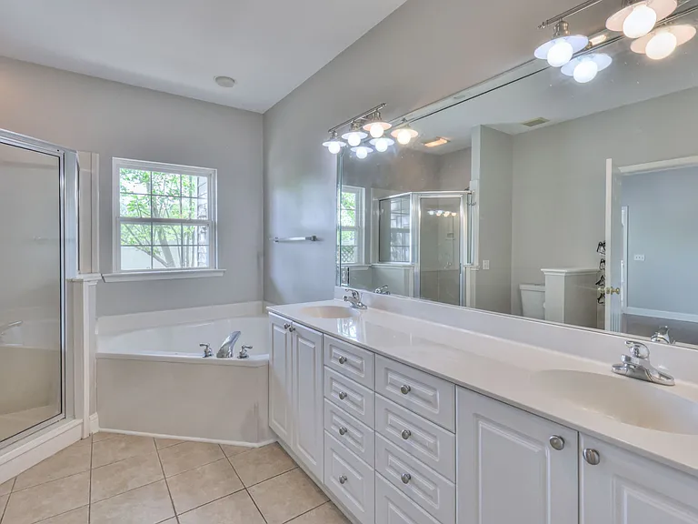 2111 Gold Valley Dr — Photo 17