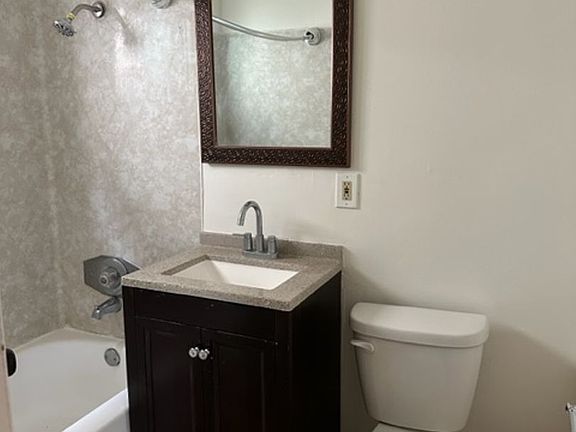 4th image of 11621 Darlington Ave #7