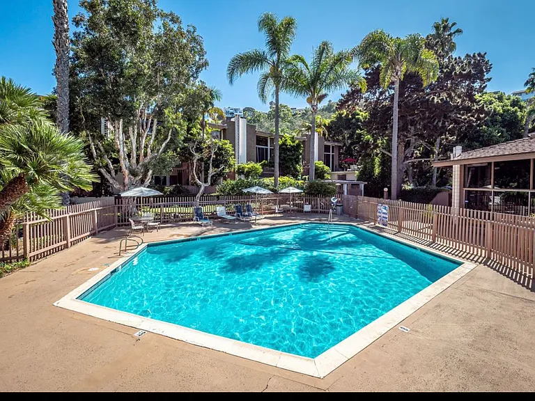 2600 Torrey Pines Rd #B19 — Photo 21