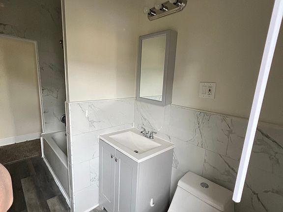 3rd image of 139-141 Magnolia Ave #2