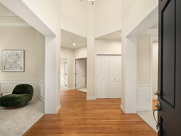 3rd image of 21030 SE 5th Street