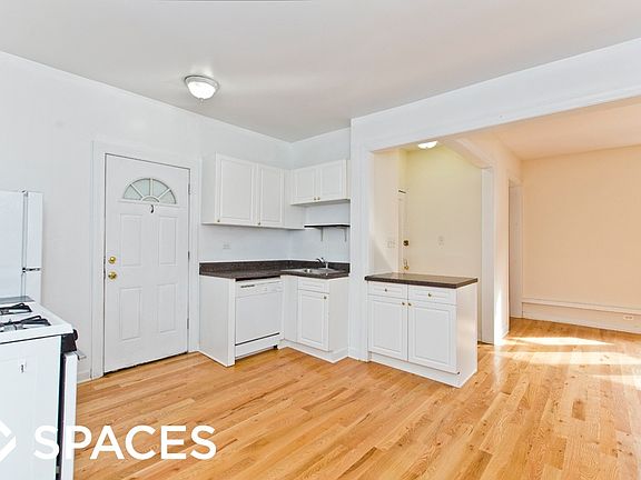3rd image of 3728 N Pine Grove Avenue # W2 Fl 2nd