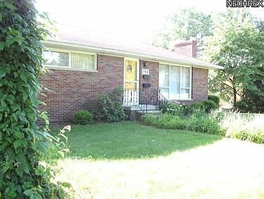2nd image of 753 Crestwood Ave