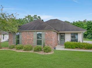 33750 Crosscreek Dr, Walker, LA 70785